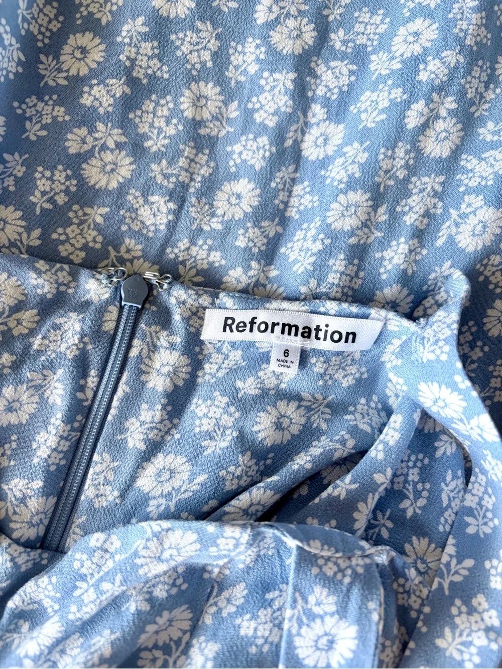 Reformation Floral Blue “Virgil” Midi Dress w Button Details — Size 6 - Picture 5 of 7
